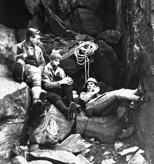 Fred Heardman (on the right) at Wharncliffe Crags 1920 with friends