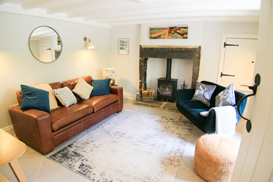 Cattis Side Cottage - living room